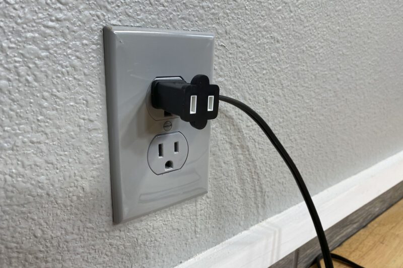 pass-through outlet plug