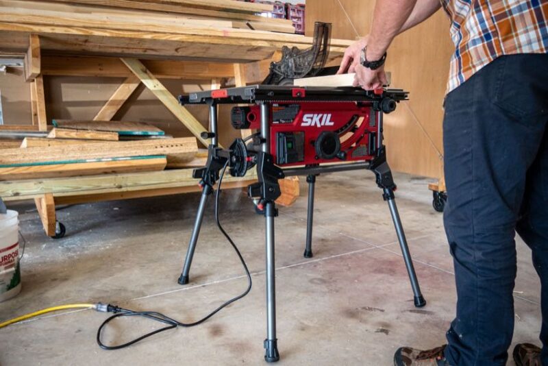 Skil 10-Inch Table Saw with Integrated Stand