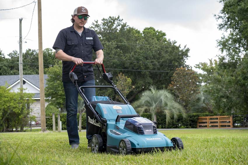 Makita XML11 21-Inch Self-Propelled Lawn Mower