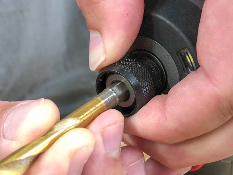 How to change the bit on an impact driver/impact drill