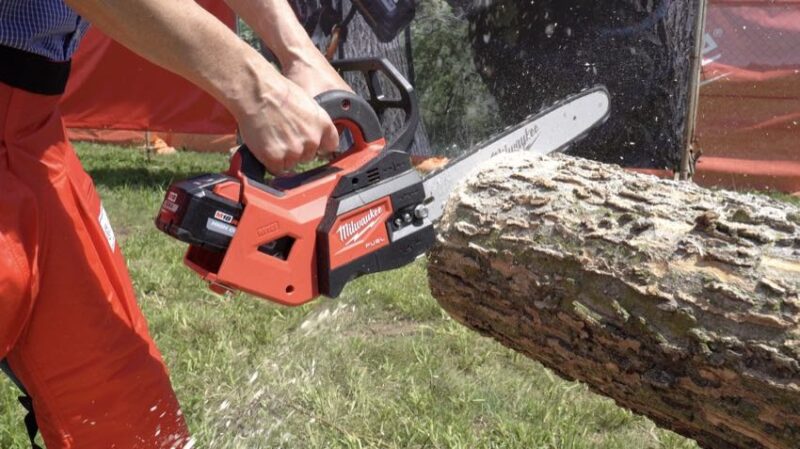 Milwaukee 14-inch top handle chainsaw