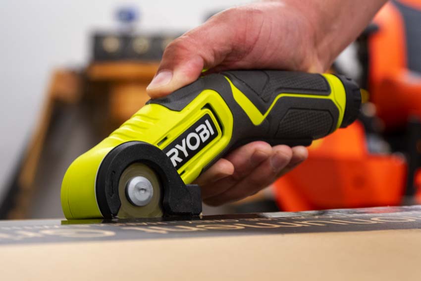 RYOBI USB Lithium Power Cutter Kit (RCT4K) in action 