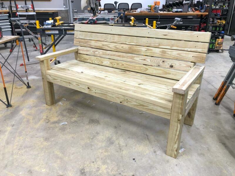 How to Build an Outdoor Bench Using Cheap Wood! 