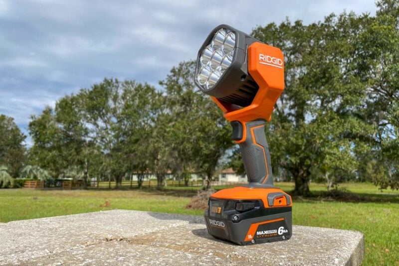 Projecteur à DEL sans fil Ridgid 18 V