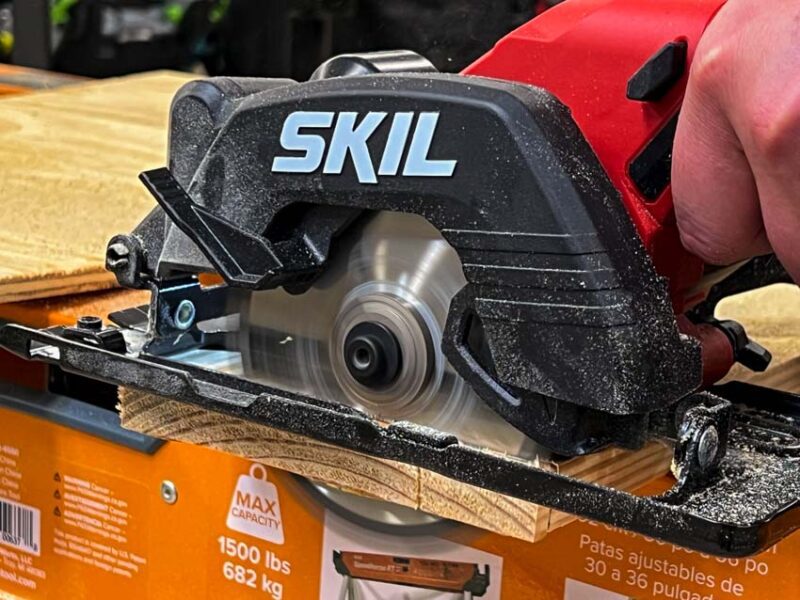 Skil PWRCore 20V Brushless 4 1/2-Inch Compact Circular Saw Review
