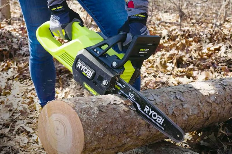 Best Battery Chainsaw Reviews 2023 | Best Cordless Chainsaws - PTR