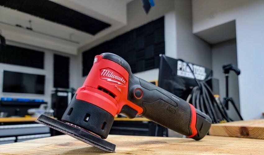 Milwaukee M12 Fuel Detail Sander