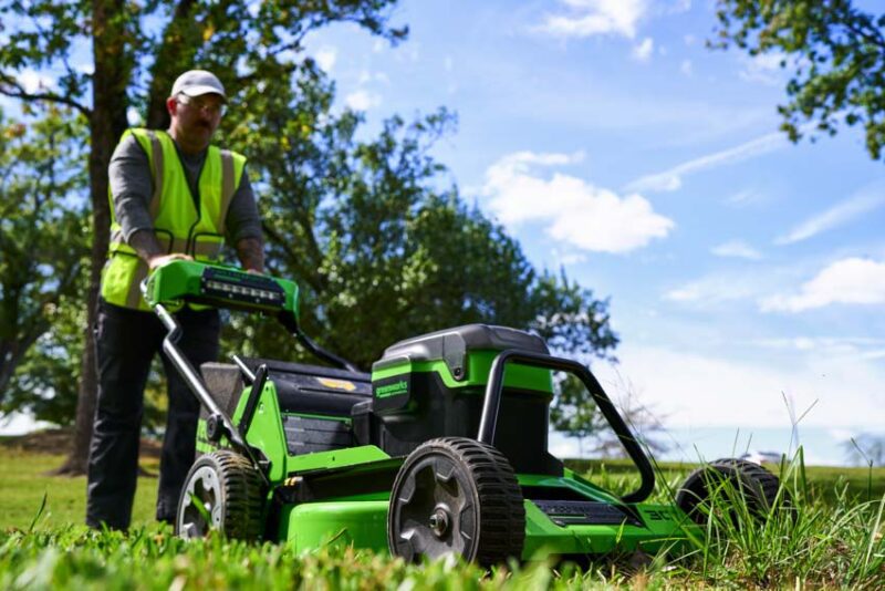 Greenworks Commercial 30-Inch Self-Propelled Lawn Mower
