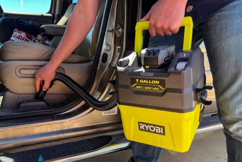 Ryobi 1 Gallon Wet and Dry Vacuum Cleaner