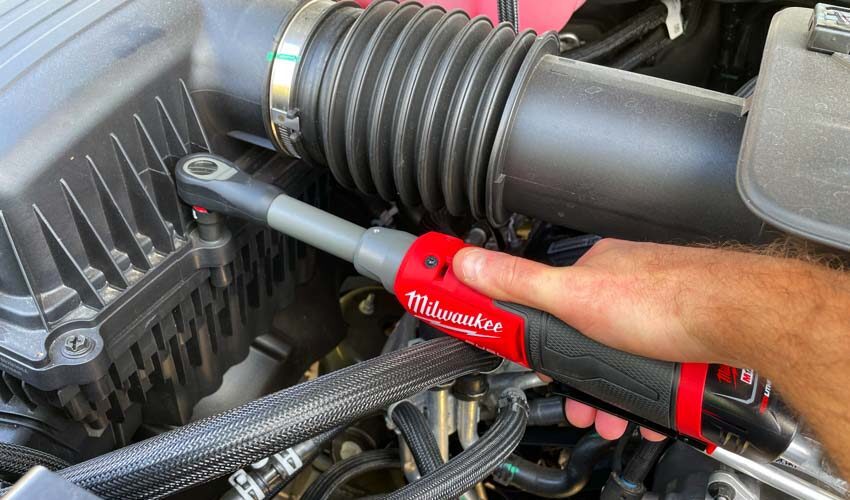 Milwaukee M12 Fuel Cordless High-Speed Ratchet Review