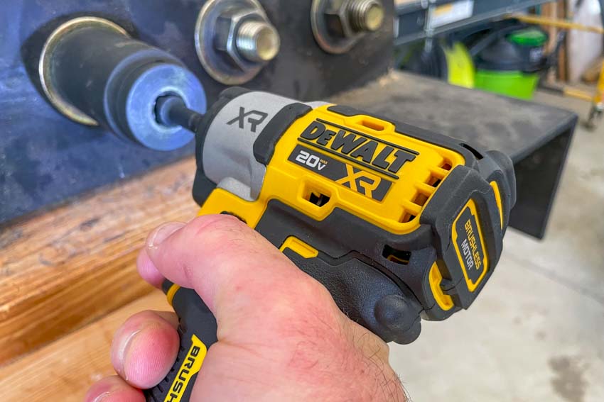 DeWalt 18V XR Brushless Cordless Impact Driver 2 x 2.0Ah