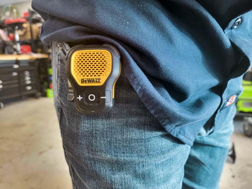 Sæt tøj væk krokodille samle DeWalt Wearable Bluetooth Portable Speaker Review - Pro Tool Reviews