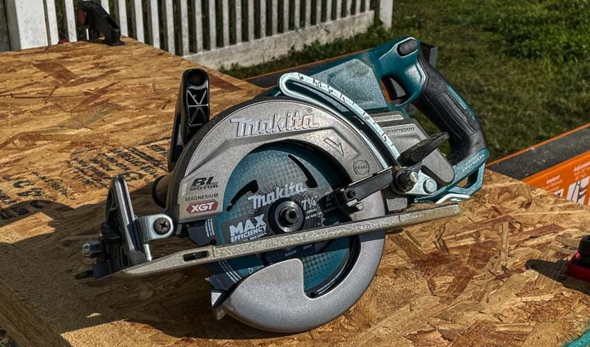 Makita 40V Rear-Handle Circular Saw