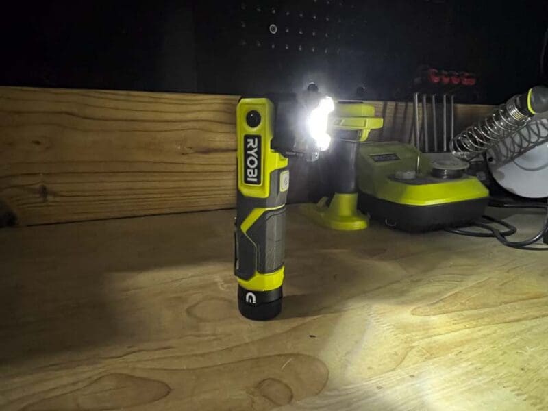 Ryobi Pivoting Flashlight