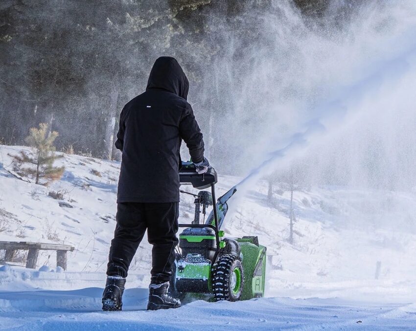 https://www.protoolreviews.com/wp-content/uploads/2023/10/Greenworks-60V-2-Stage-Snow-Blower-01-scaled.jpeg