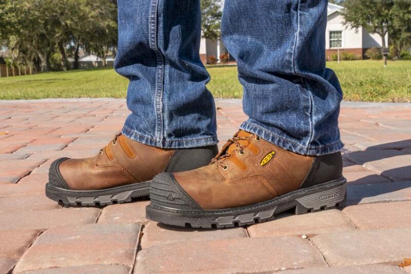 Selecting the best fitting work boots