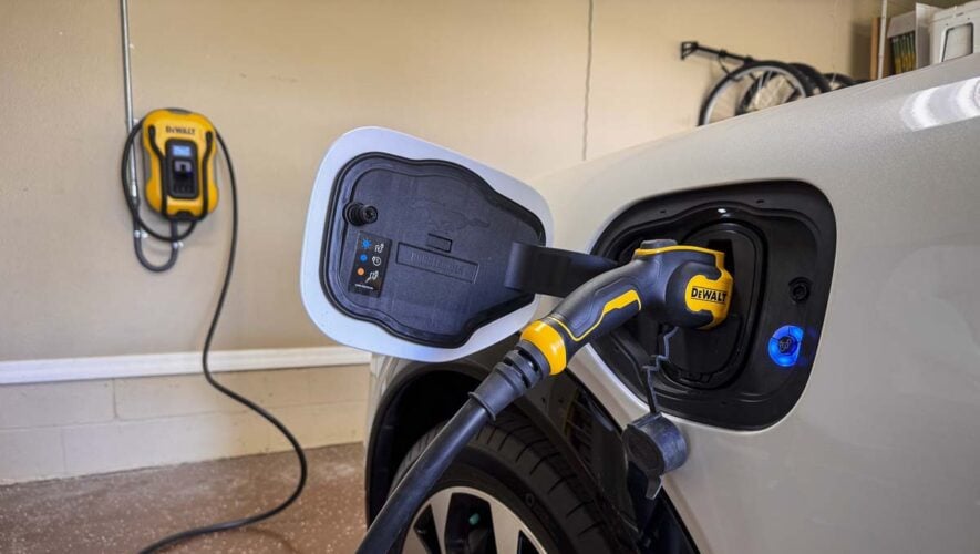 DeWalt charger Ford Mach-E EV