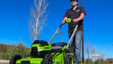 Greenworks 60V Razor Cut Self-Propelled Lawn Mower