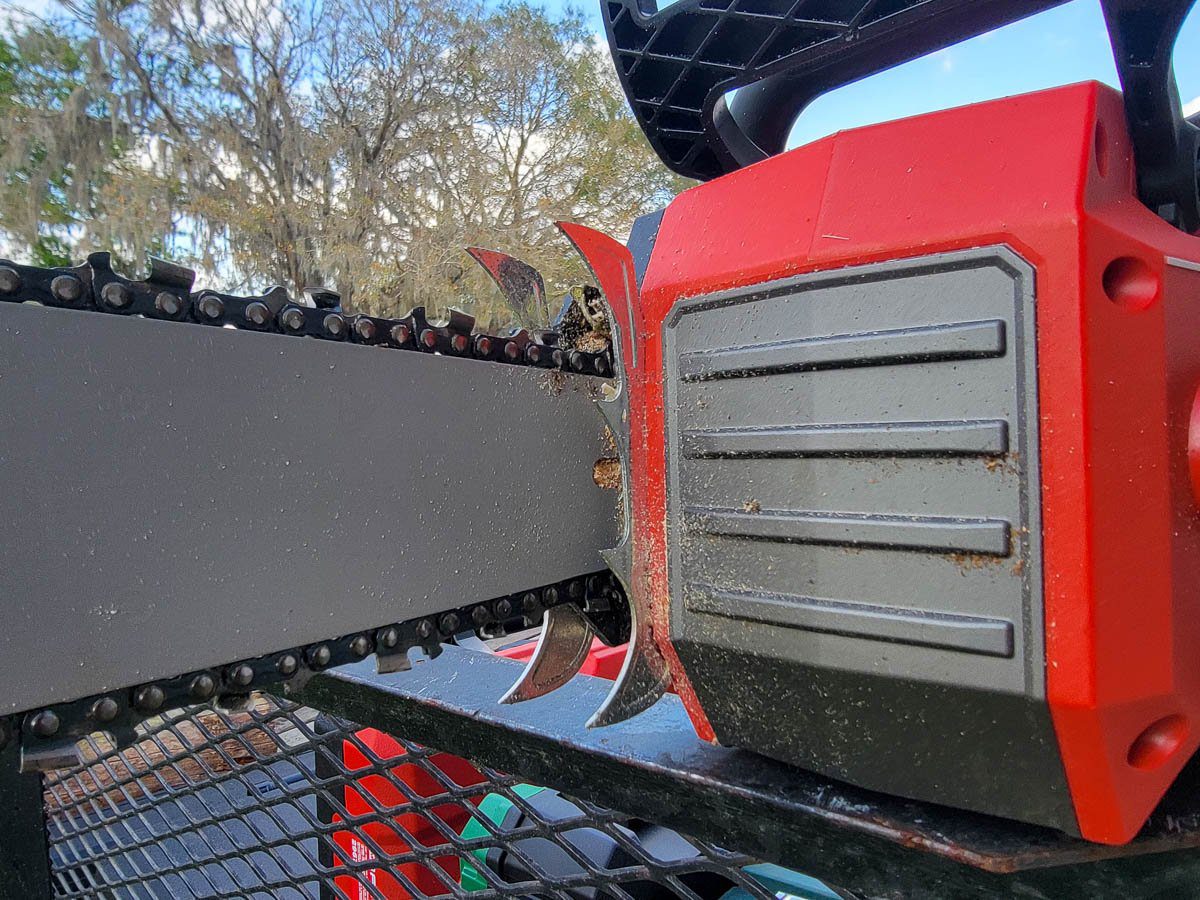 Milwaukee M18 Fuel Dual Battery 20-Inch Chainsaw 2827 Review - Pro Tool ...