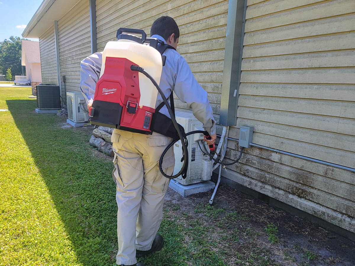 Milwaukee M18 Switch Tank Backpack Sprayer