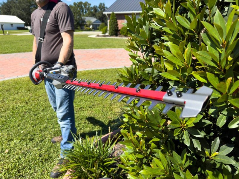 Milwaukee M18 Fuel Articulating Hedge Trimmer
