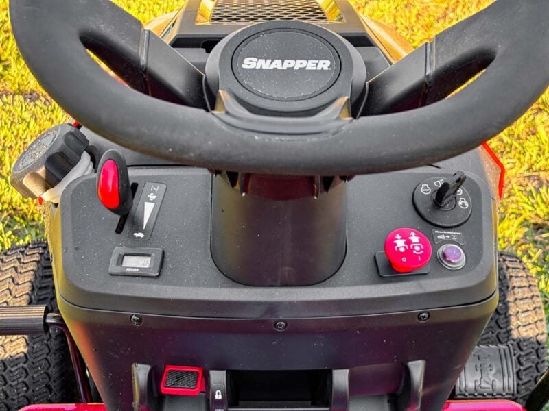 Snapper T42 Lawn Tractor Controls