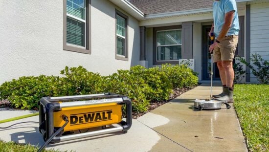 DeWalt DWPW2600 Electric Pressure Washer 03