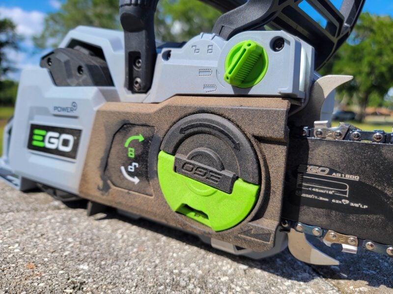 Tool-free chain tensioner