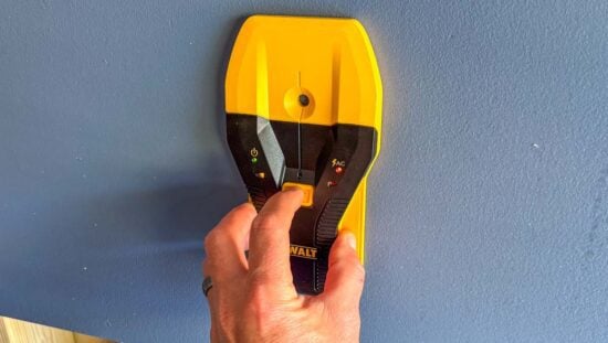 DeWalt DW0150 Stud Finder 08