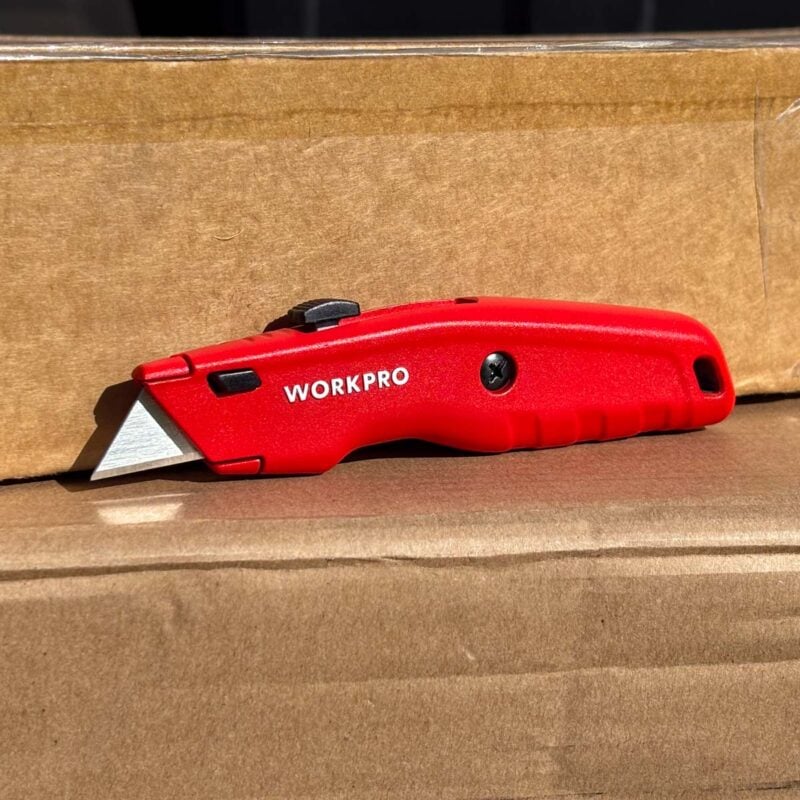 WorkPro Premium Utility Knife W013053AE