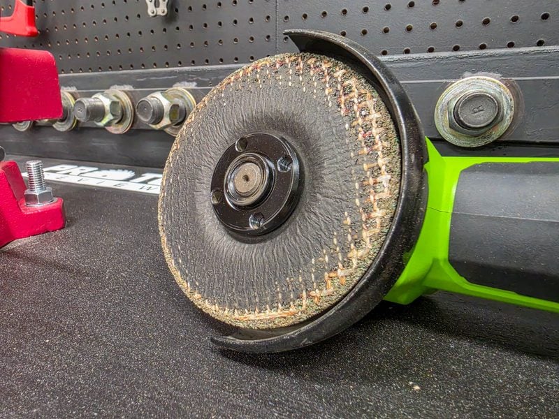 Flange nut
