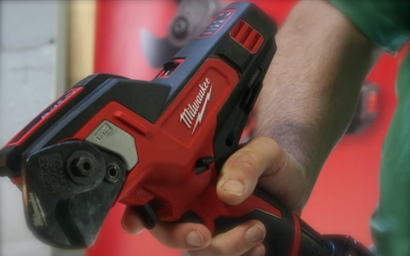 Milwaukee M12 600 MCM Cable Cutter Preview