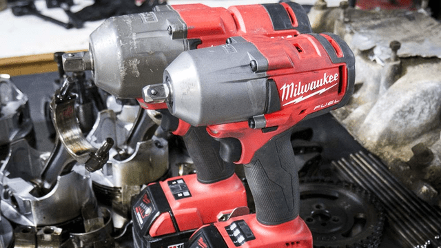 5.0 Battery Milwaukee 2861-22 M18 FUEL 1/2" Dr Mid-Torque Impact Wrench Kit w/2 
